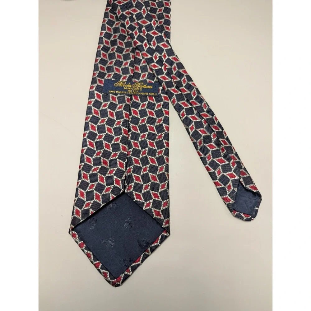 Brooks Brothers Makers Silk Tie Navy Red 3D Cube Geometric Made USA Necktie